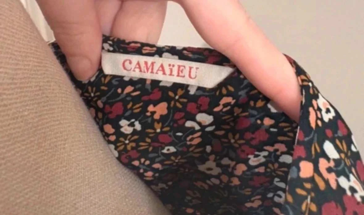 Blouse à fleurs camaïeu taille S – photo 3